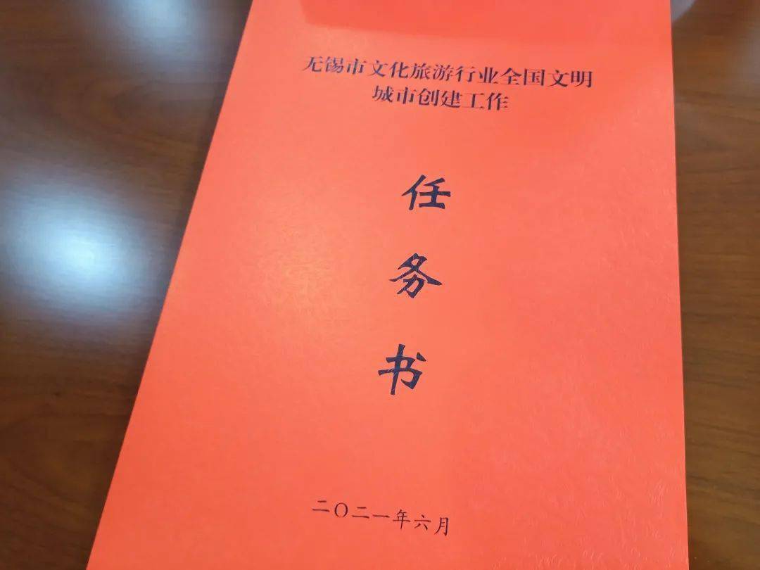 阿联酋男子的现代生活与文化融合之旅