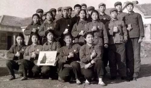揭秘雷锋内幕，一个时代英雄的真实与传奇