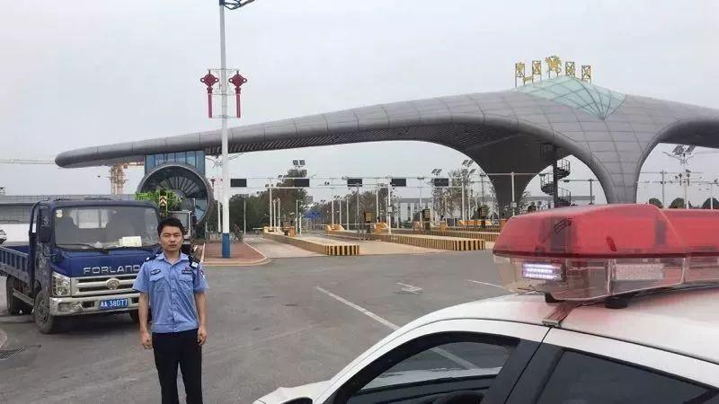 蓝月亮，照亮免费资料之年的璀璨光芒