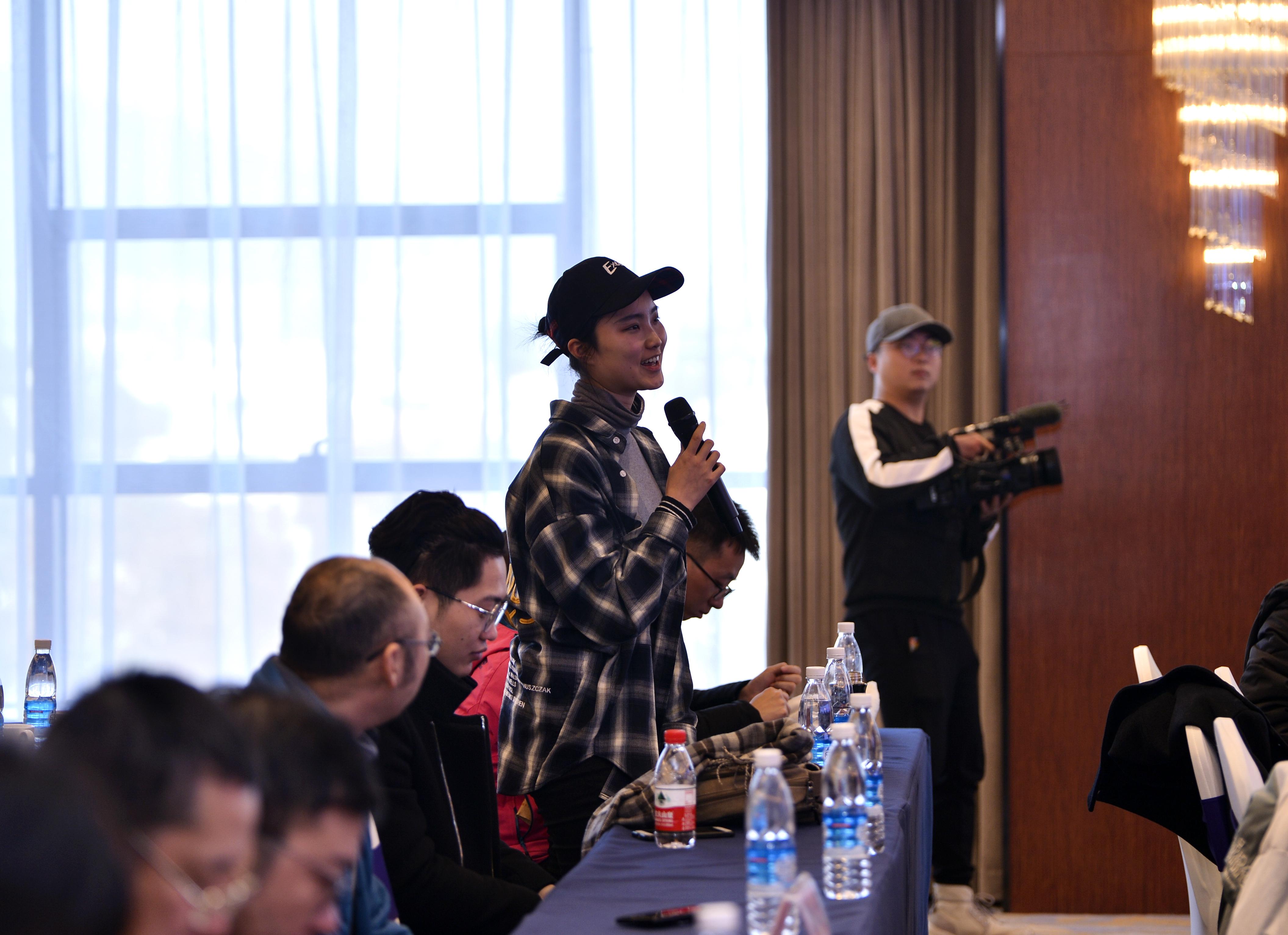2019年马会正版香港资料大全，揭秘赛果与趋势