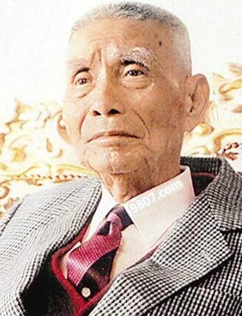 2046年新奥门王中王的神秘面纱，揭秘未来赌坛的王者之争